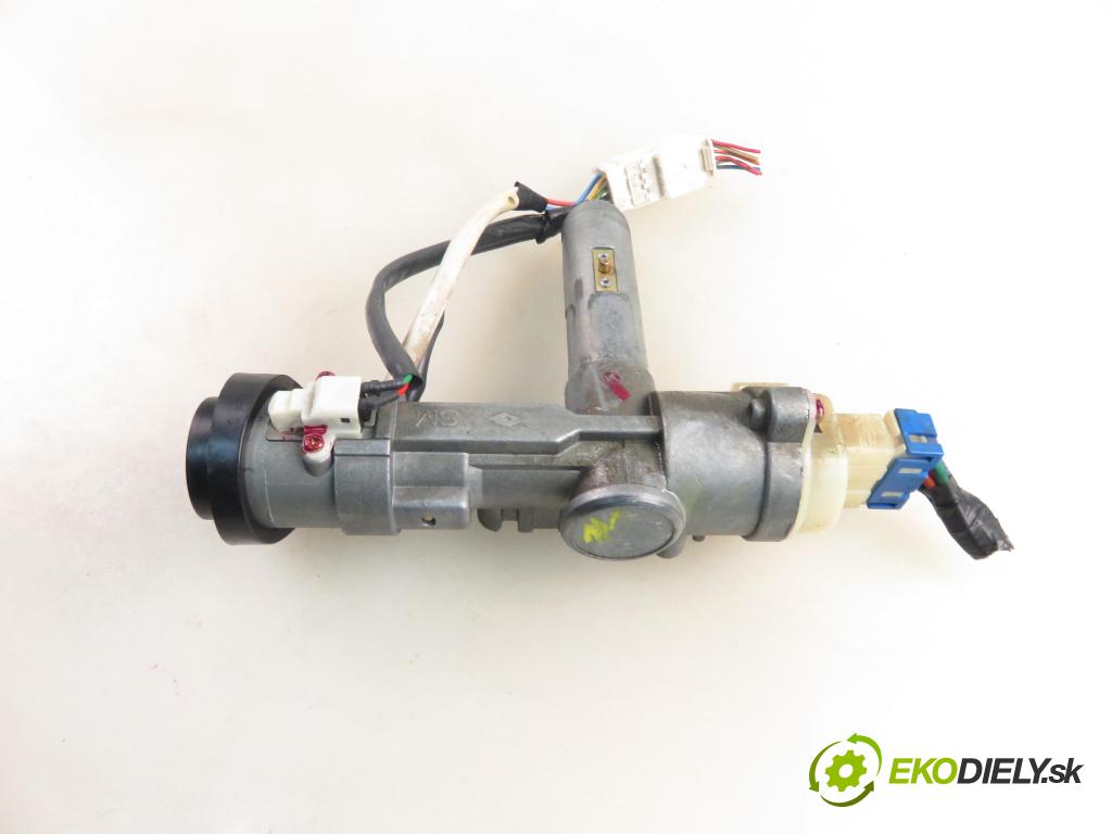 HYUNDAI SANTA FÉ I (SM) SUV 2004 0,00 2.0 CRDi - D4EA 1991,00 spinačka  (Spínacia skrinka)