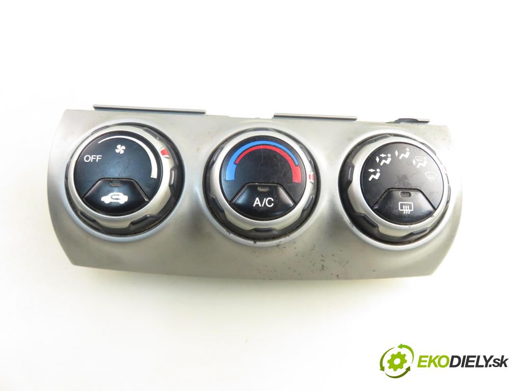 HONDA CR-V II (RD_) SUV 2002 110,00 2.0 (RD4) - K20A4 1998,00 Panel kúrenia KLIMATRONIK D026Z