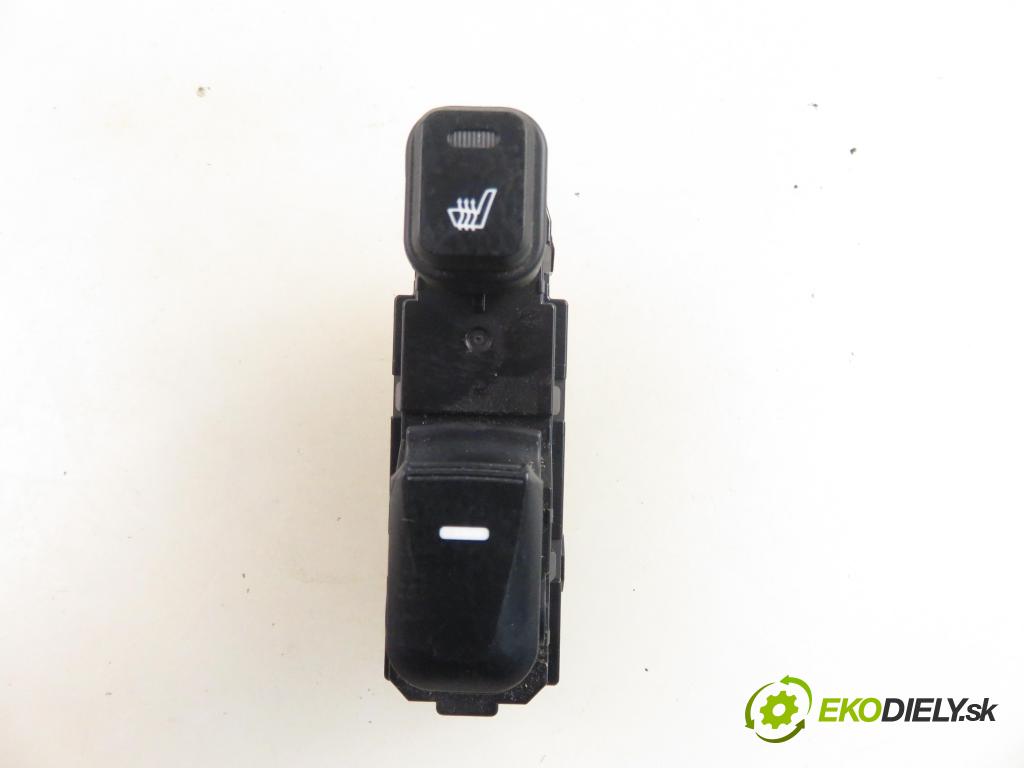 HYUNDAI ix35 (LM, EL, ELH) SUV 2011 135,00 2.0 CRDi 4WD 184 - D4HA 1995,00 prepínač vyhrievania sedačky 3835211310