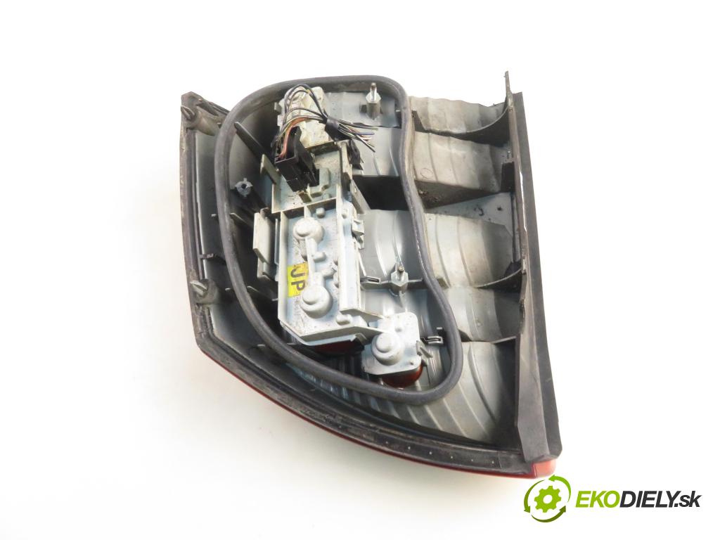 OPEL VECTRA C (Z02) SEDAN 2002 74,00 2.0 DTI 16V 101 - Y 20 DTH 1995,00 Svetlo ľavé zadné
