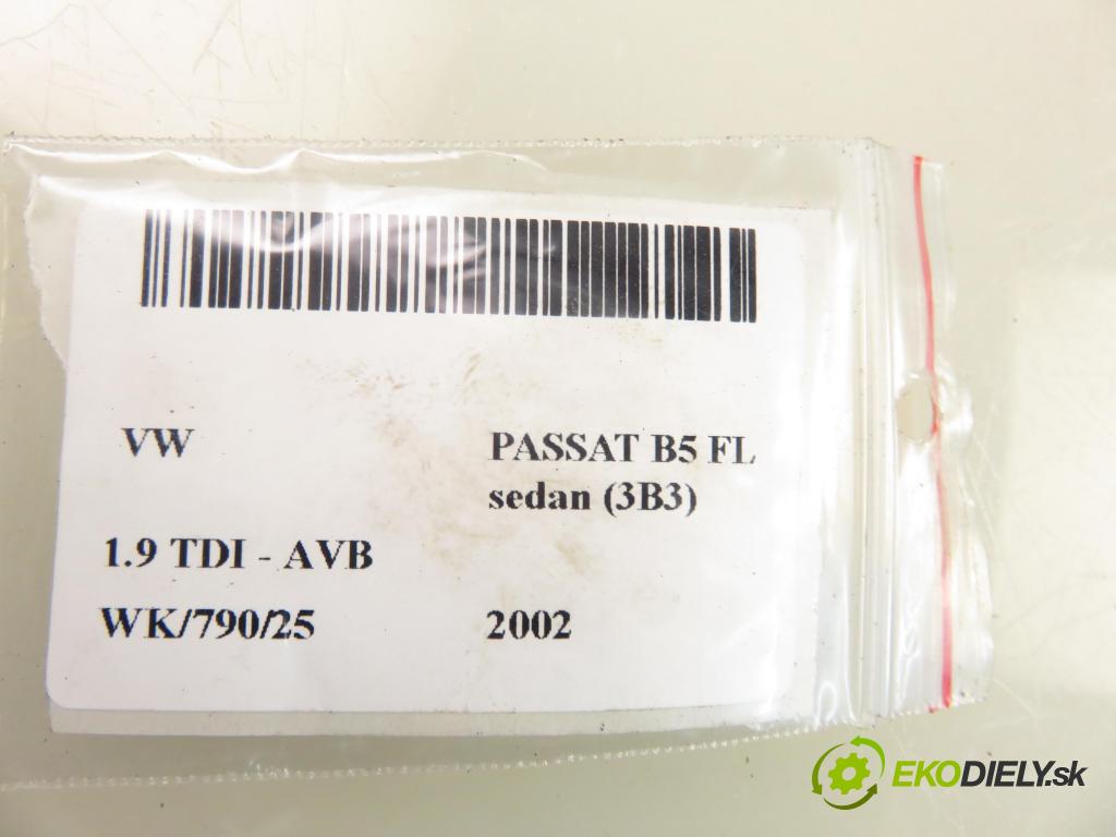 VW PASSAT B5.5 (3B3) SEDAN 2002 74,00 1.9 TDI PD 101 - AVB 1896,00 rameno dolní levý přední část