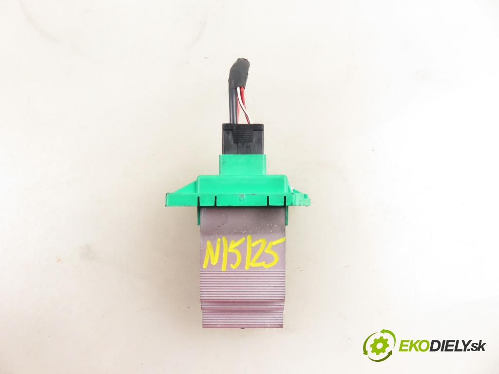 HYUNDAI ix35 (LM, EL, ELH) SUV 2011 135,00 2.0 CRDi 4WD 184 - D4HA 1995,00 rezistor / REOSTAT: topení