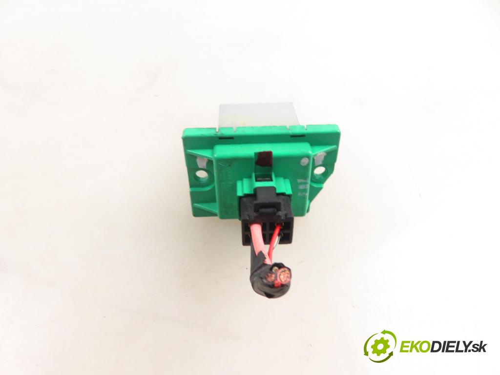 HYUNDAI ix35 (LM, EL, ELH) SUV 2011 135,00 2.0 CRDi 4WD 184 - D4HA 1995,00 rezistor / REOSTAT: topení