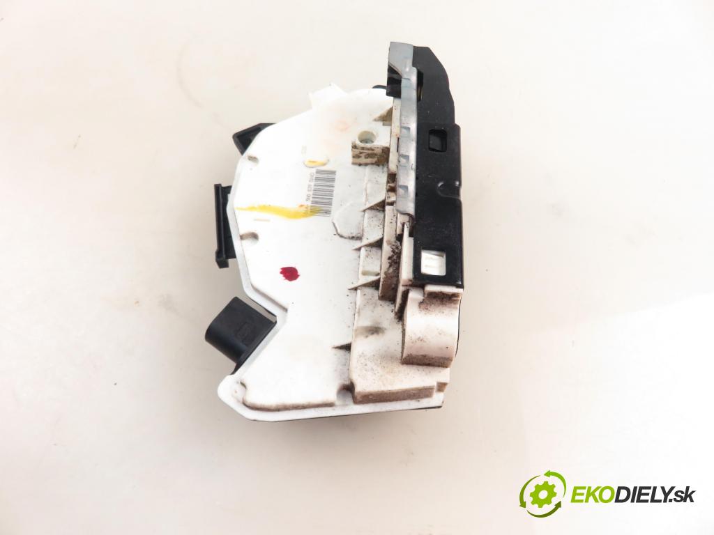 SKODA SUPERB II kombi (3T5) KOMBI 2011 77,00 1.6 TDI - CAYC 1598,00 zámok PTE 5N0839016D