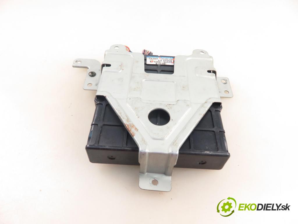 SUZUKI GRAND VITARA I (FT, HT) TERENOWY 2004 0,00 1.6 4x4 (SQ 416) - G16B 1590,00 Riadiaca jednotka Motor E6T16971H1 ; 3392050J2