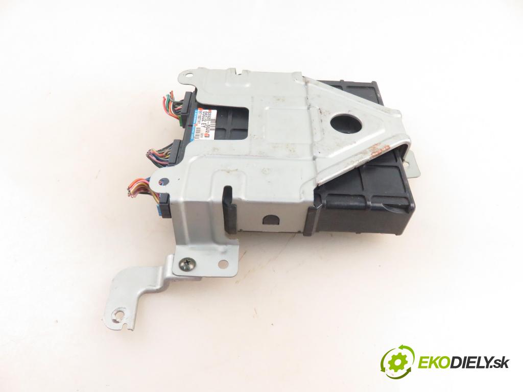 SUZUKI GRAND VITARA I (FT, HT) TERENOWY 2004 0,00 1.6 4x4 (SQ 416) - G16B 1590,00 Riadiaca jednotka Motor E6T16971H1 ; 3392050J2