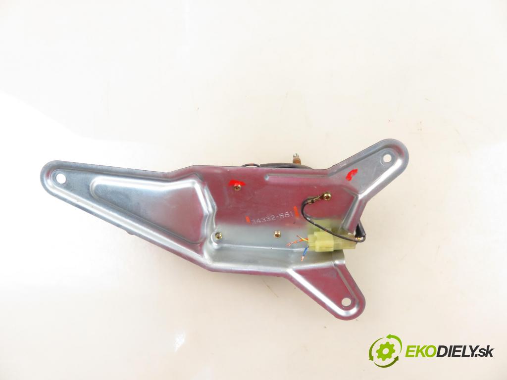SUZUKI GRAND VITARA I (FT, HT) TERENOWY 2004 0,00 1.6 4x4 (SQ 416) - G16B 1590,00 motorek stěrače ZADNÍ: 34332581