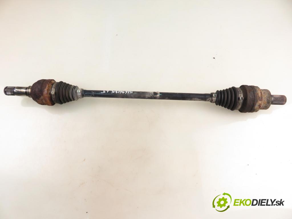 VOLVO V70 II SW (285) KOMBI 2004 154,00 2.5 T AWD 209 - B 5254 T2 2521,00 Poloos LT 