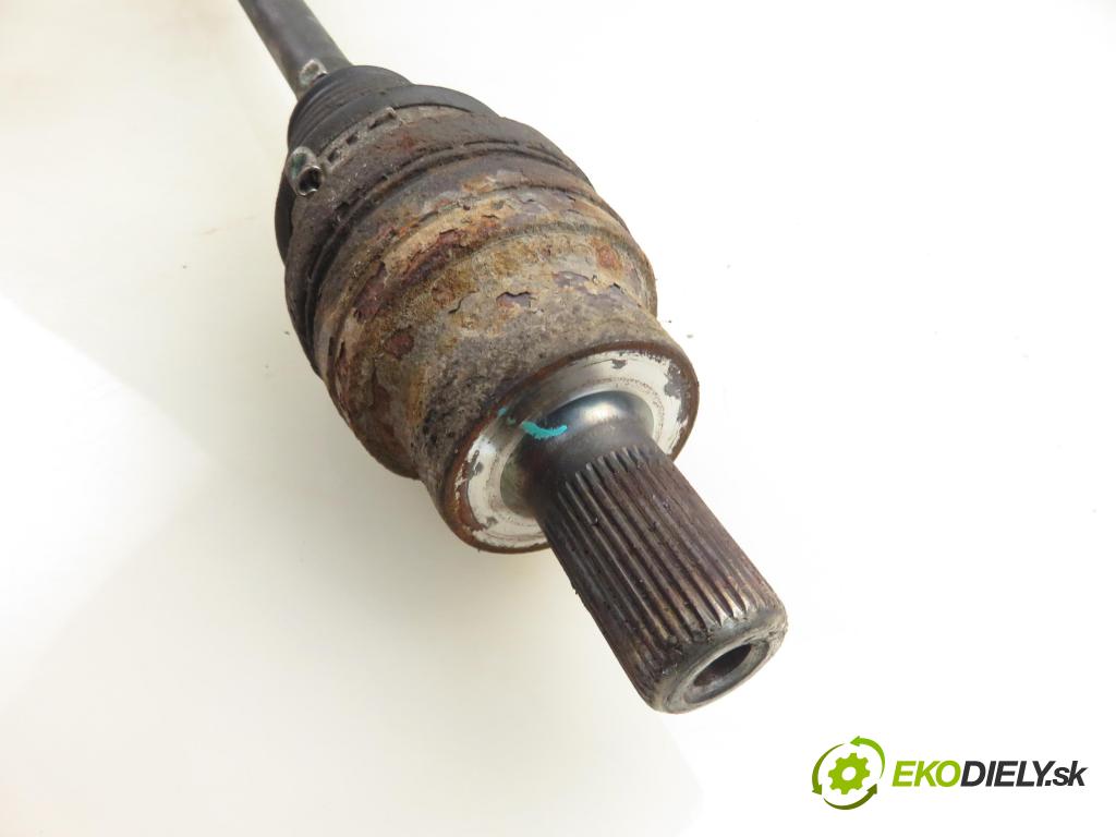 VOLVO V70 II SW (285) KOMBI 2004 154,00 2.5 T AWD 209 - B 5254 T2 2521,00 Poloos LT