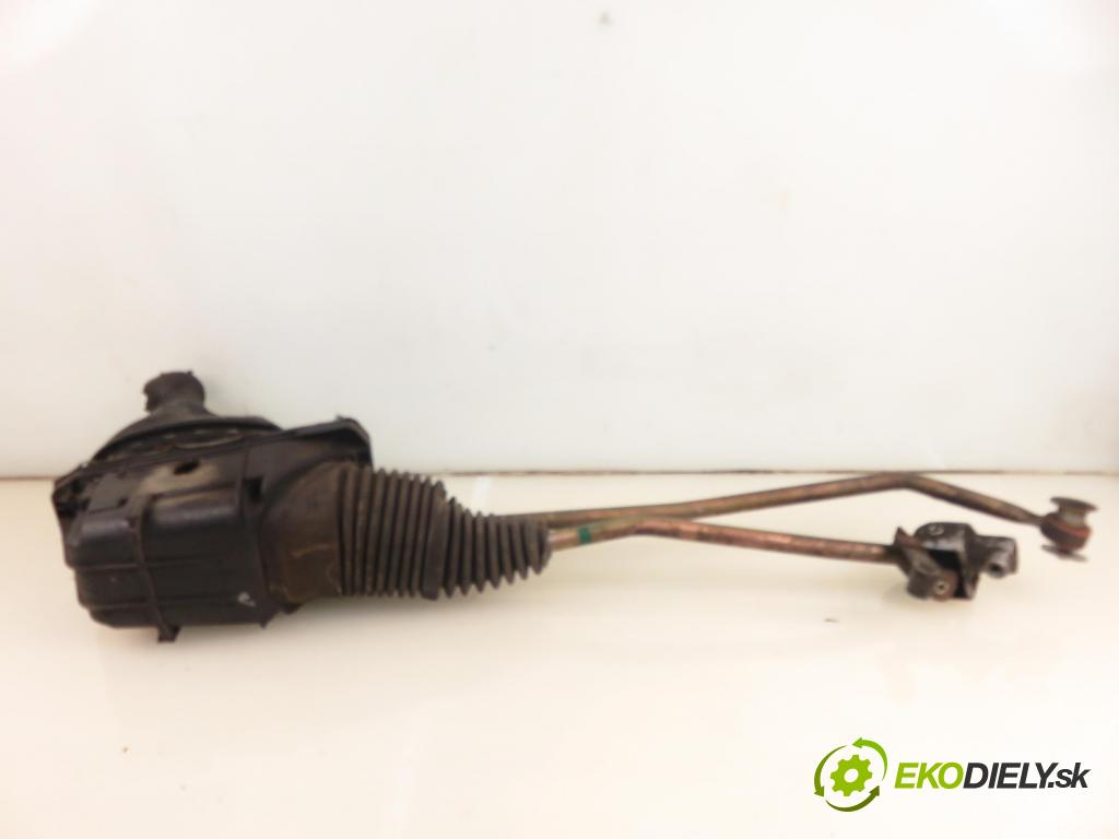 VW PASSAT B5.5 (3B3) SEDAN 2002 74,00 1.9 TDI PD 101 - AVB 1896,00 ZVEDÁK: