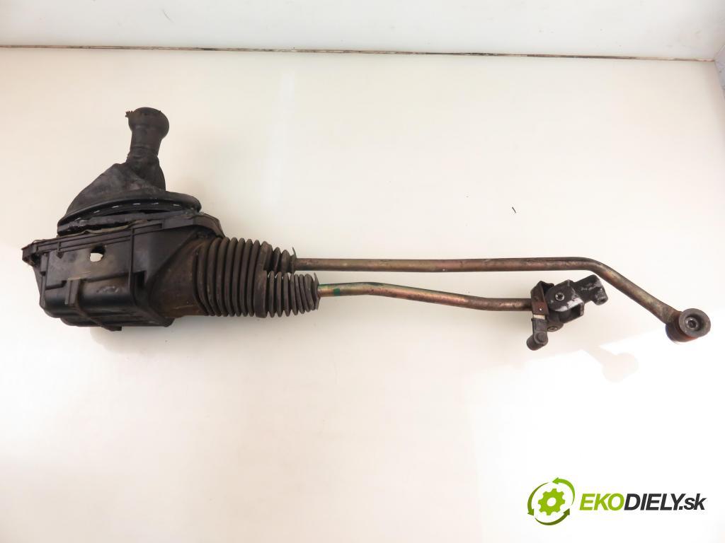 VW PASSAT B5.5 (3B3) SEDAN 2002 74,00 1.9 TDI PD 101 - AVB 1896,00 ZVEDÁK: