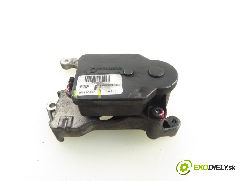 OPEL SIGNUM HB 2004 110,00 1.9 CDTI 150 1910,00 Nastavovač zvod, potrubie 55190241 (Motorček ostatné)
