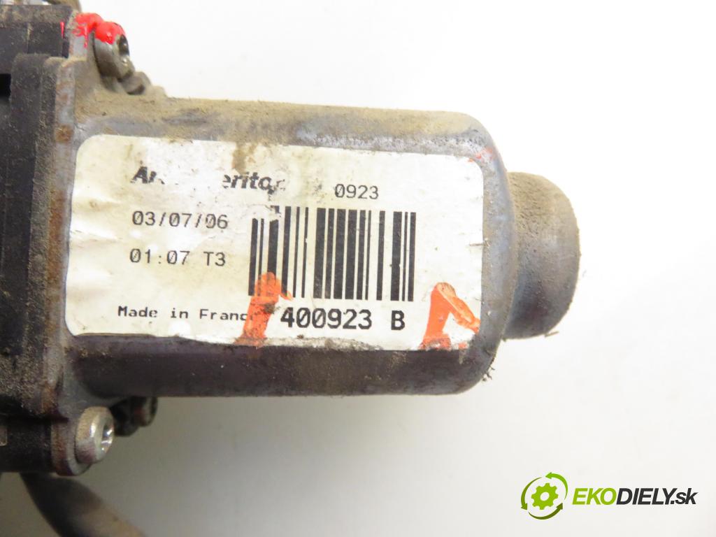 FORD TRANSIT Furgon (FA_ _) FURGON 2006 63,00 2.2 TDCi - P8FA 2198,00 mechanismus oken 400923B