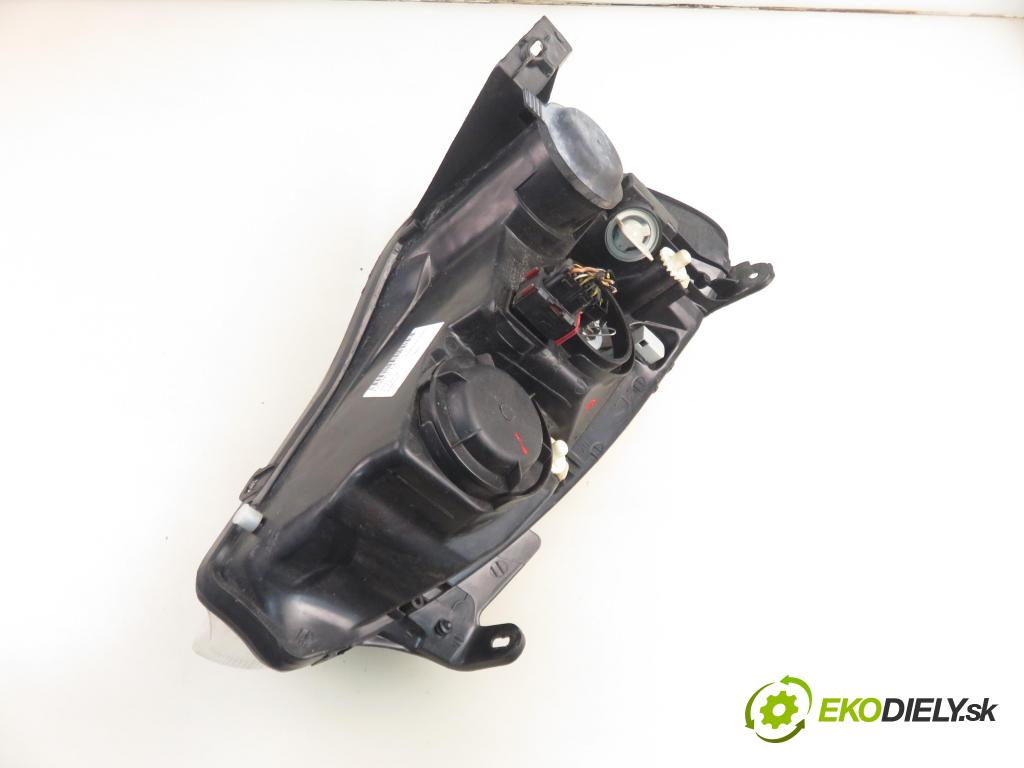 OPEL CORSA C (X01) HB 2001 43,00 1.0 12V 58 - Z 10 XE 973,00 Svetlo LP 