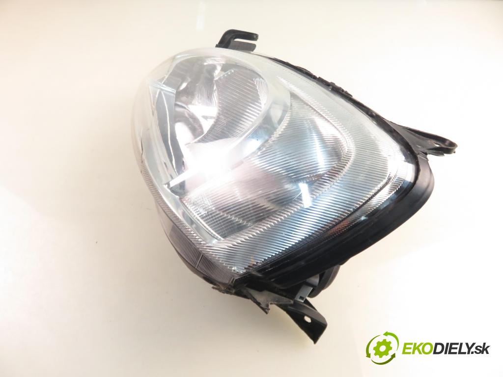 OPEL CORSA C (X01) HB 2001 43,00 1.0 12V 58 - Z 10 XE 973,00 Svetlo LP
