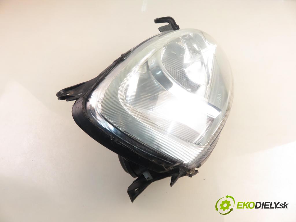 OPEL CORSA C (X01) HB 2001 43,00 1.0 12V 58 - Z 10 XE 973,00 Svetlo PP
