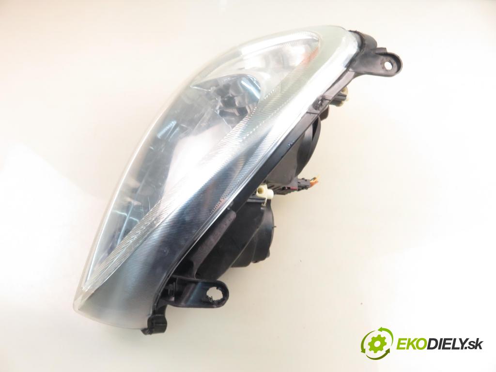 OPEL CORSA C (X01) HB 2001 43,00 1.0 12V 58 - Z 10 XE 973,00 Svetlo PP