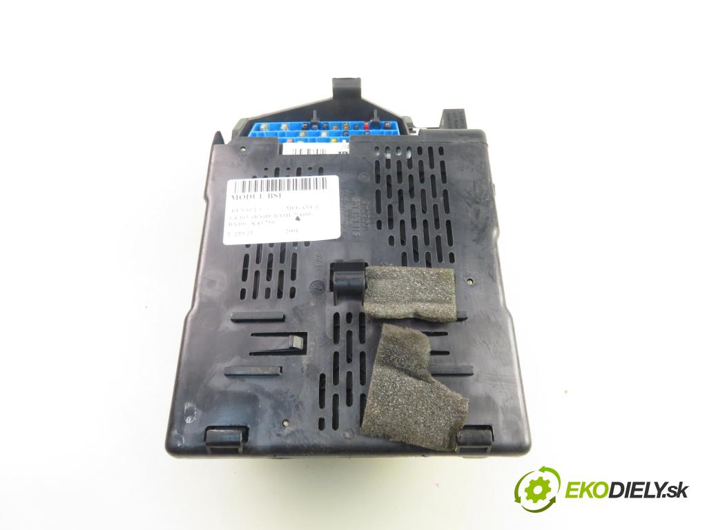RENAULT MEGANE I (BA0/1_) HB 2001 70,00 1.4 16V 95 - K4J 750 1390,00 MODUL BSI 8200029340B