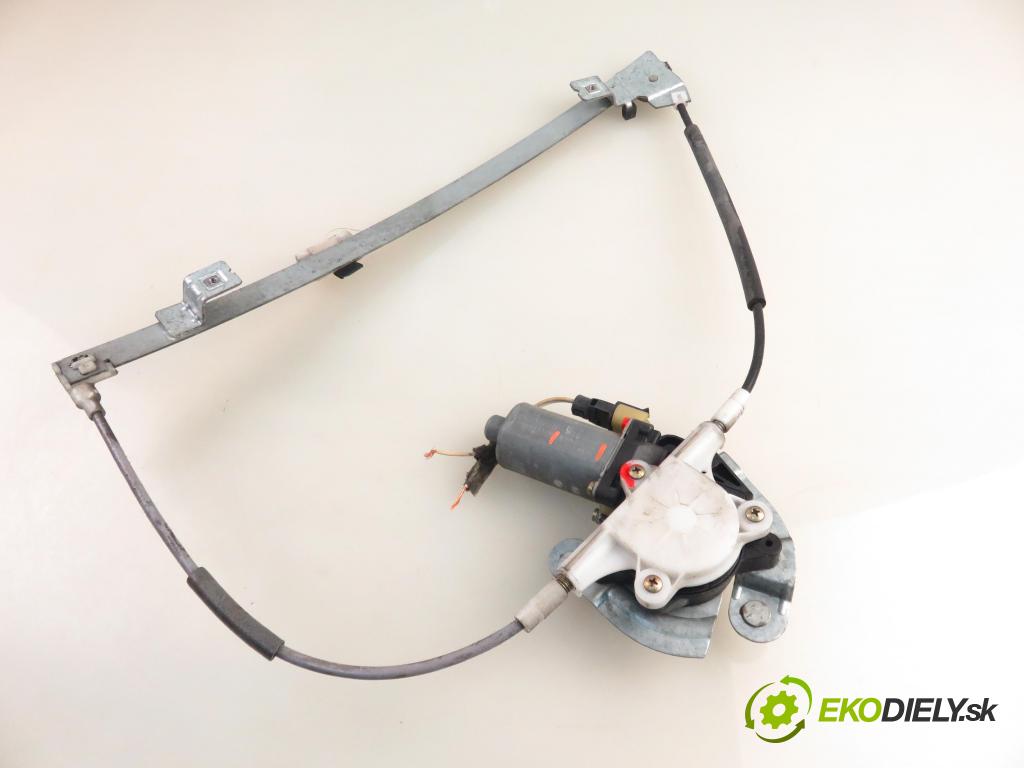 RENAULT MEGANE I (BA0/1_) HB 2001 70,00 1.4 16V 95 - K4J 750 1390,00 mechanismus oken 0130821720