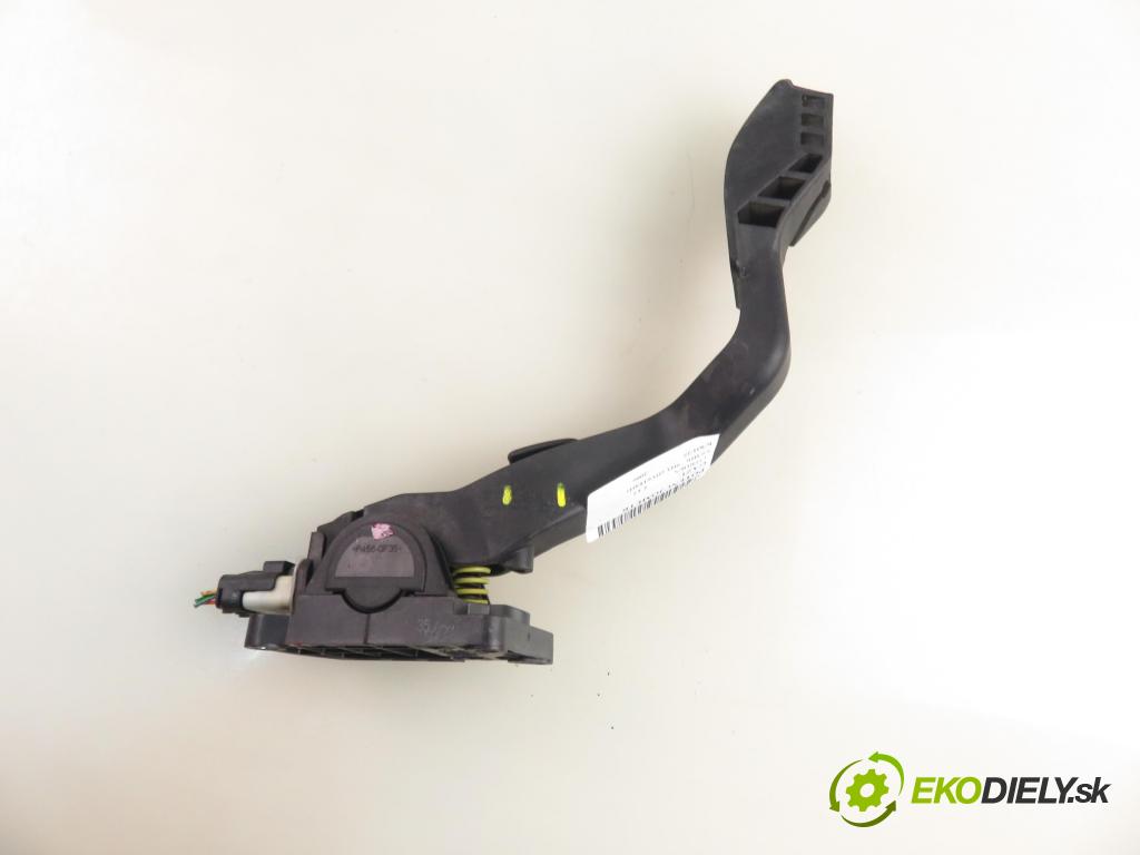 CITROEN C4 I (LC_) HB 2006 80,00 1.6 HDi - 9HY (DV6TED4) 1560,00 Potenciometer plynu 0280755001 ; 9650889180 ; F00C3E2429 (Potenciometer plynového pedálu)