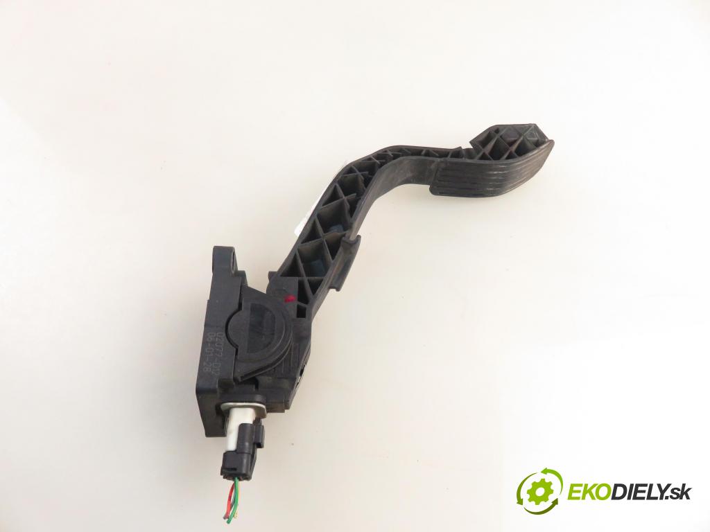 CITROEN C4 I (LC_) HB 2006 80,00 1.6 HDi - 9HY (DV6TED4) 1560,00 Potenciometer plynu 0280755001 ; 9650889180 ; F00C3E2429 (Potenciometer plynového pedálu)
