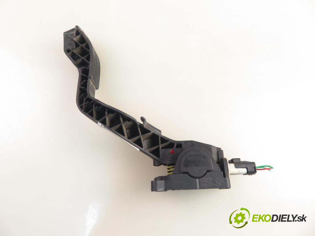 CITROEN C4 I (LC_) HB 2006 80,00 1.6 HDi - 9HY (DV6TED4) 1560,00 Potenciometer plynu 0280755001 ; 9650889180 ; F00C3E2429 (Potenciometer plynového pedálu)