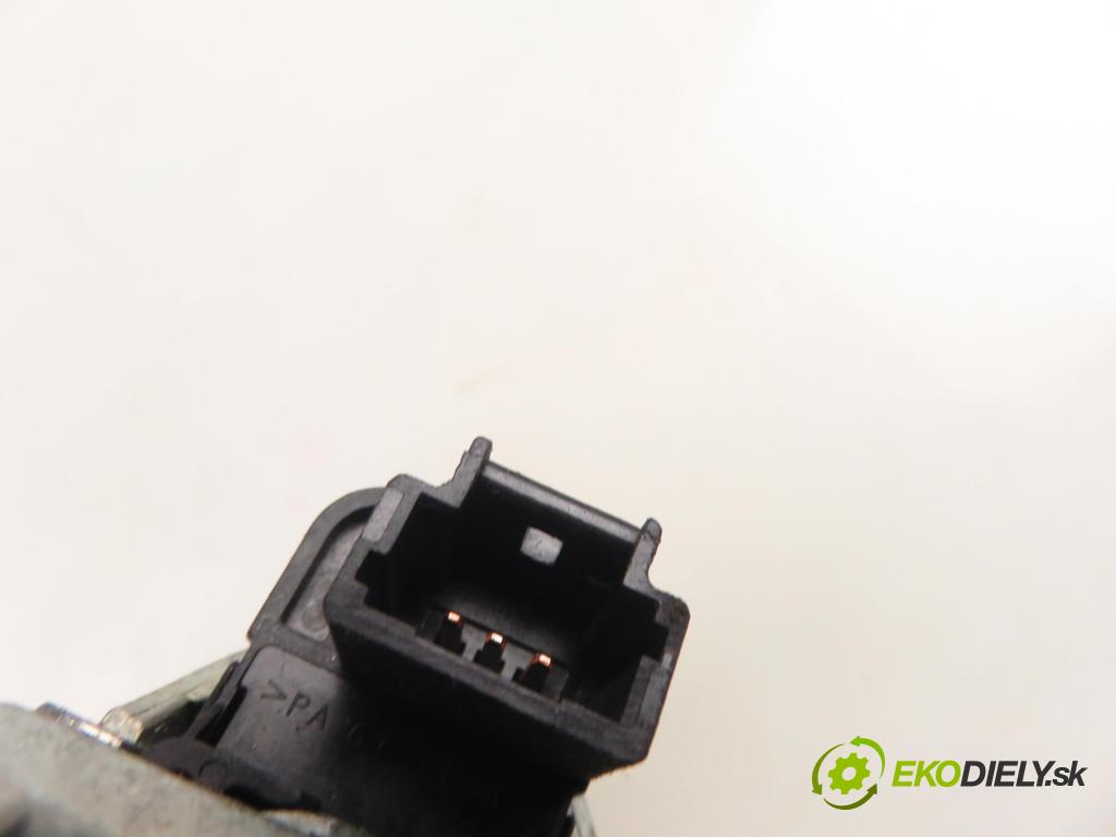 CITROEN C4 I (LC_) HB 2006 80,00 1.6 HDi - 9HY (DV6TED4) 1560,00 spinačka N0502455 ; N0502073 ; 9649781080 (Spínacia skrinka)