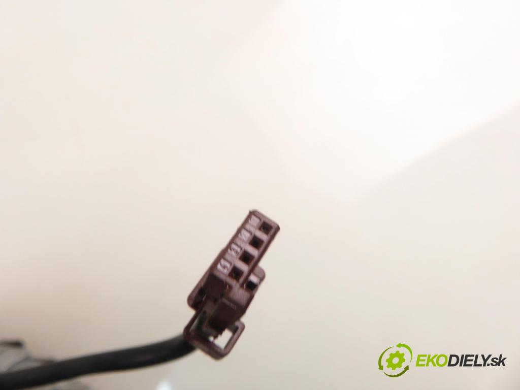 CITROEN C4 I (LC_) HB 2006 80,00 1.6 HDi - 9HY (DV6TED4) 1560,00 spinačka N0502455 ; N0502073 ; 9649781080 (Spínacia skrinka)