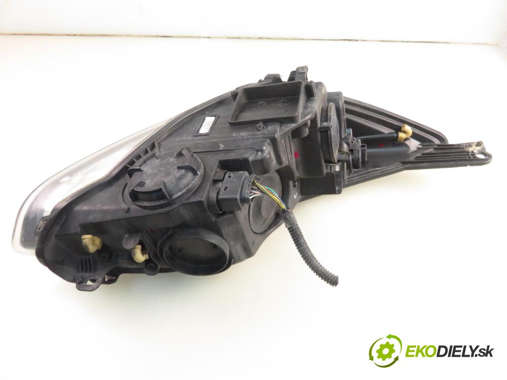 FORD FOCUS III Turnier KOMBI 2014 92,00 1.0 EcoBoost 125 - M1DA 998,00 světlo LP BM5113W030RB