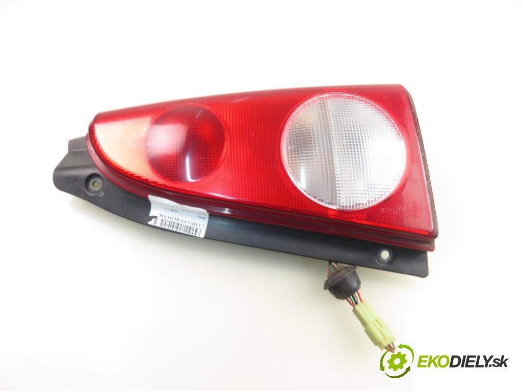 OPEL AGILA (A) (H00) HB 2003 43,00 1.0 12V - Z 10 XE 973,00 světlo pravé zadní