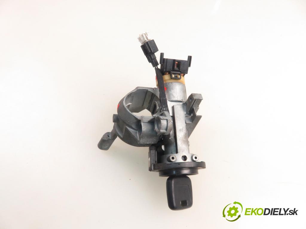 VOLVO S40 I (VS) SEDAN 1999 70,00 1.9 DI - D 4192 T2 1870,00 spinačka  (Spínacia skrinka)