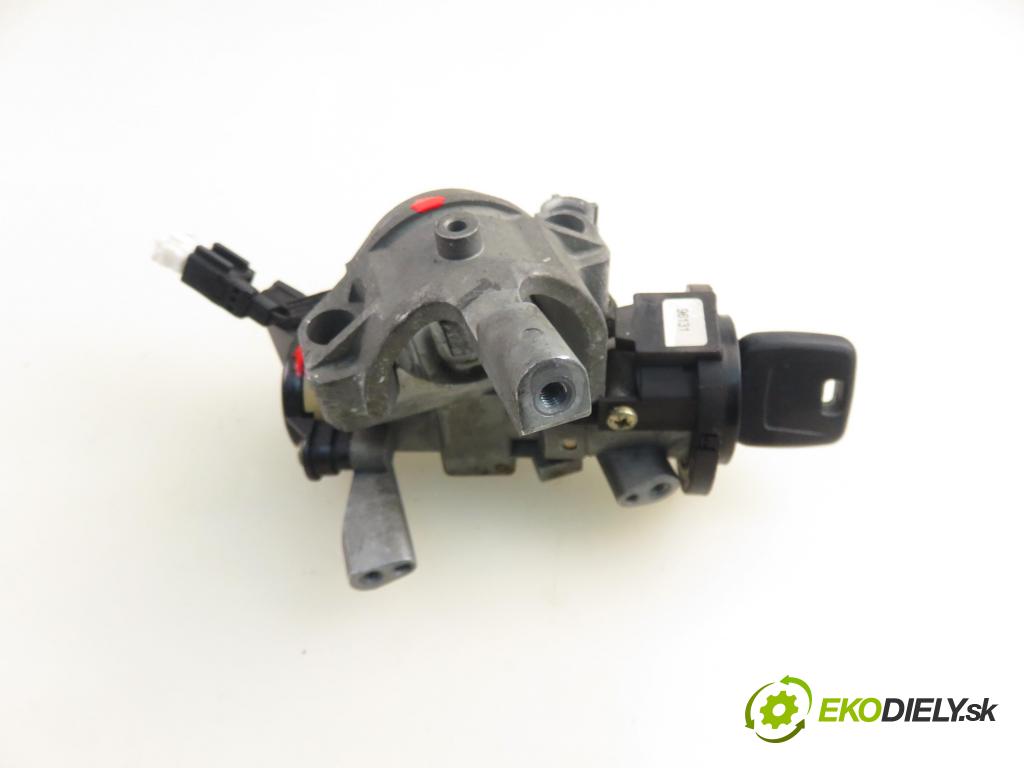 VOLVO S40 I (VS) SEDAN 1999 70,00 1.9 DI - D 4192 T2 1870,00 spinačka  (Spínacia skrinka)