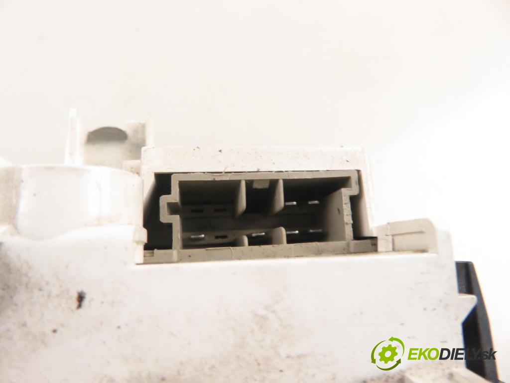 RENAULT KANGOO (KC0/1_) KOMBIVAN 2000 0,00 1.4 (KC0C, KC0H, KC0B, KC0M) - K7J 700 1390,00 Panel kúrenia KLIMATIZACE: 9041701917