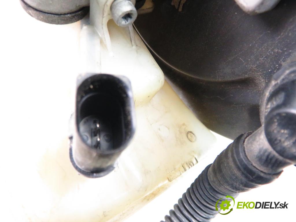 AUDI A4 Avant (8ED, B7) KOMBI 2004 103,00 2.0 TDI 16V - BLB 1968,00 posilovač 8E0612105AB ; 03785945014 (Servočerpadlá, pumpy řízení)
