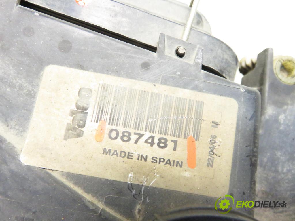 SEAT TOLEDO II (1M2) SEDAN 2001 74,00 1.6 - AKL 1595,00 Svetlo PP 087481