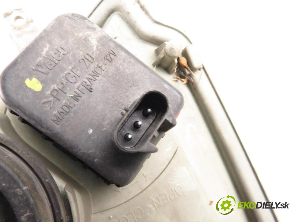 OPEL AGILA (A) (H00) HB 2003 43,00 1.0 12V - Z 10 XE 973,00 Svetlo LP 09210935