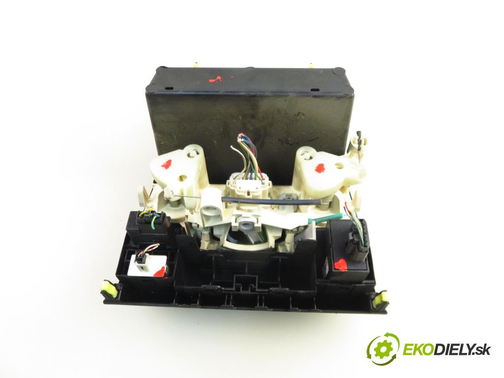 TOYOTA COROLLA kombi (_E12_) KOMBI 2004 81,00 1.6 VVT-i (ZZE121_) - 3ZZ-FE 1598,00 Panel kúrenia KLIMATIZACE: 5541102180