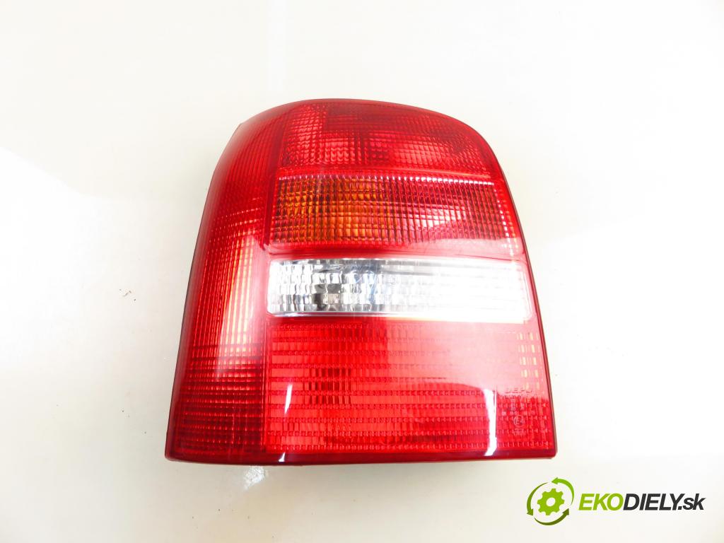 AUDI A4 Avant (8D5, B5) KOMBI 2001 85,00 1.9 TDI - AJM 1896,00 Svetlo ľavé zadné 