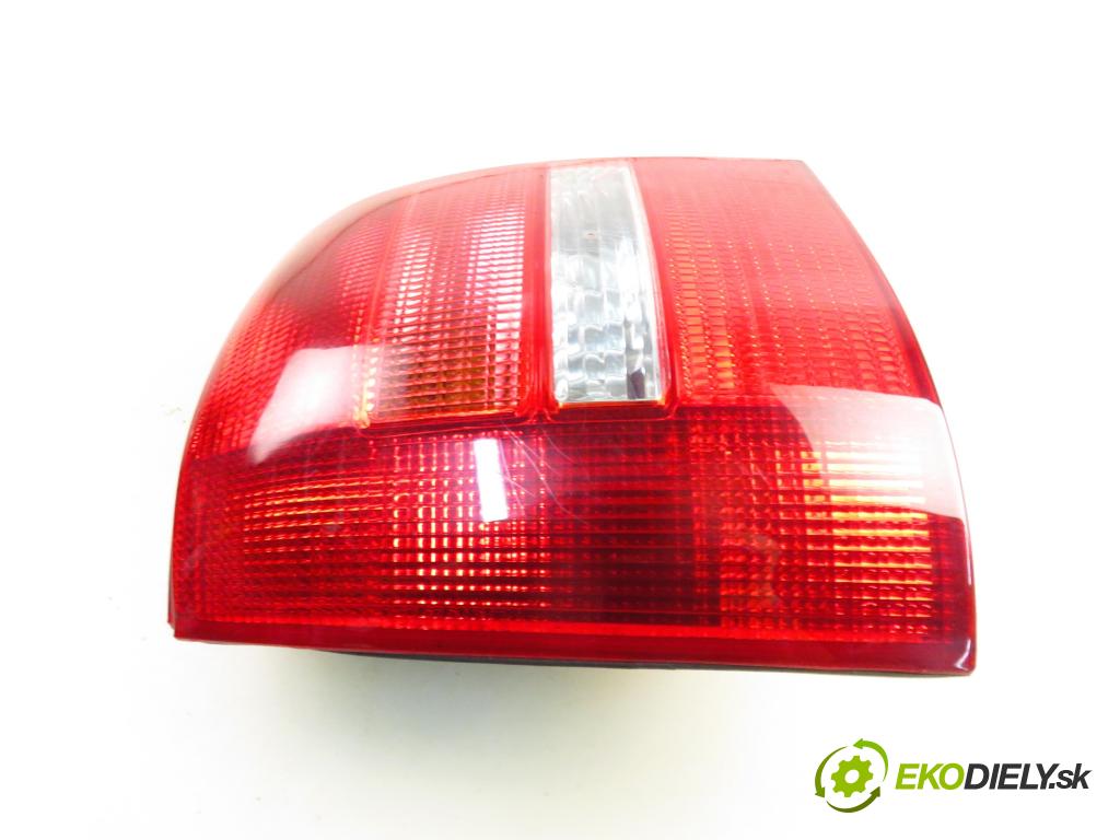 AUDI A4 Avant (8D5, B5) KOMBI 2001 85,00 1.9 TDI - AJM 1896,00 Svetlo ľavé zadné
