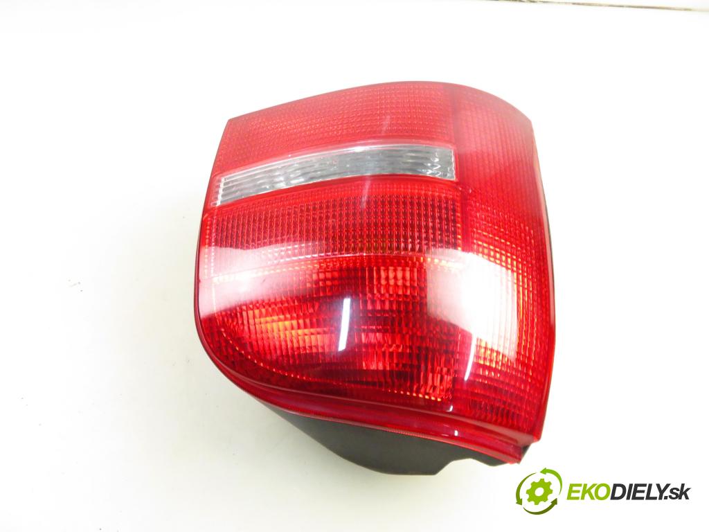AUDI A4 Avant (8D5, B5) KOMBI 2001 85,00 1.9 TDI - AJM 1896,00 Svetlo ľavé zadné