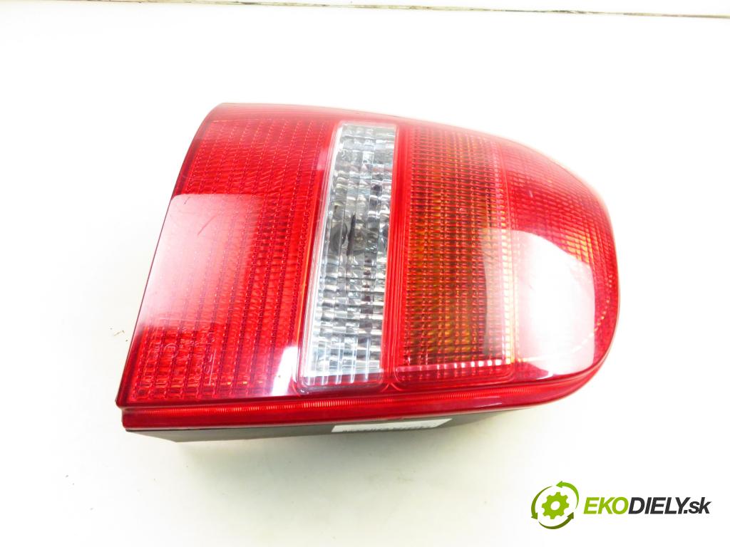 AUDI A4 Avant (8D5, B5) KOMBI 2001 85,00 1.9 TDI - AJM 1896,00 Svetlo ľavé zadné