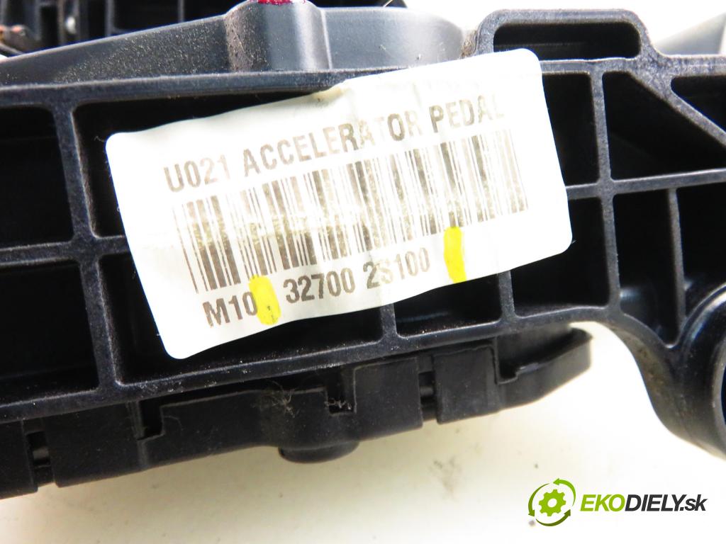 HYUNDAI ix35 (LM, EL, ELH) SUV 2011 135,00 2.0 CRDi 4WD 184 - D4HA 1995,00 Potenciometer plynu 327002S100 ; FIL0180A2S100 (Potenciometer plynového pedálu)