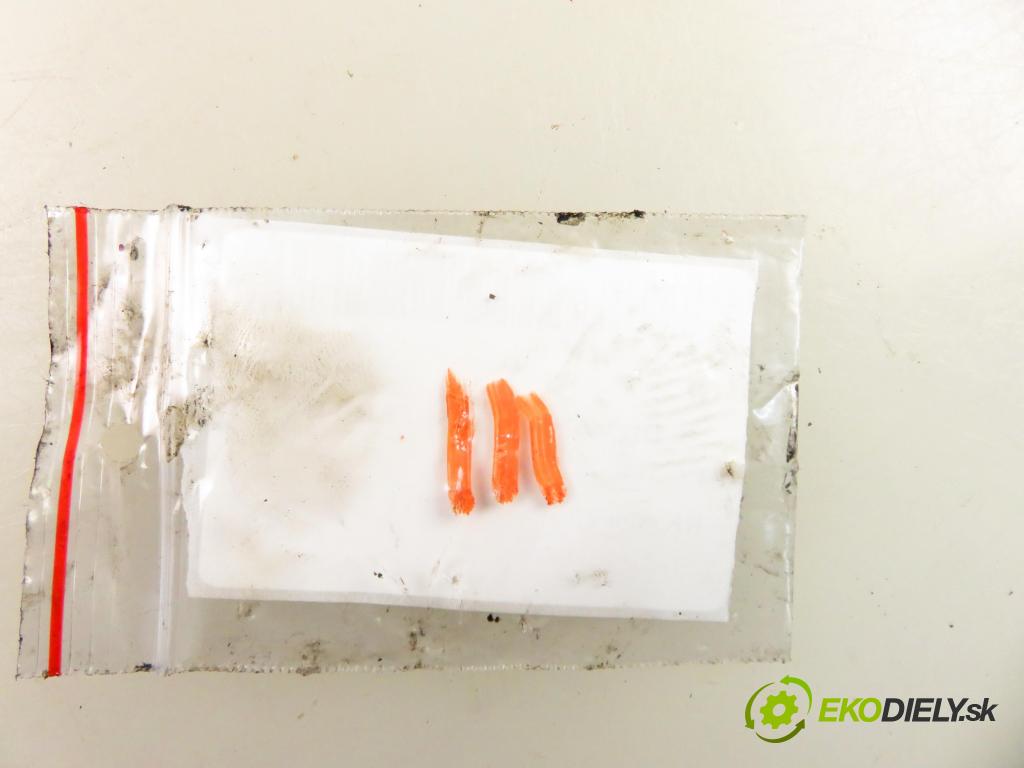 SKODA SUPERB II kombi (3T5) KOMBI 2011 77,00 1.6 TDI - CAYC 1598,00 vstrekovač A2C9626040080 (Vstrekovač paliva)