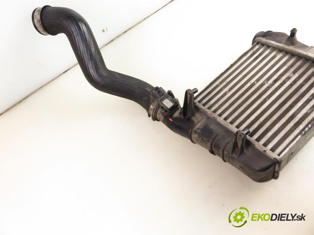 AUDI A4 Avant (8ED, B7) KOMBI 2004 103,00 2.0 TDI 16V - BLB 1968,00 chladič intercooler 8E0145805AA