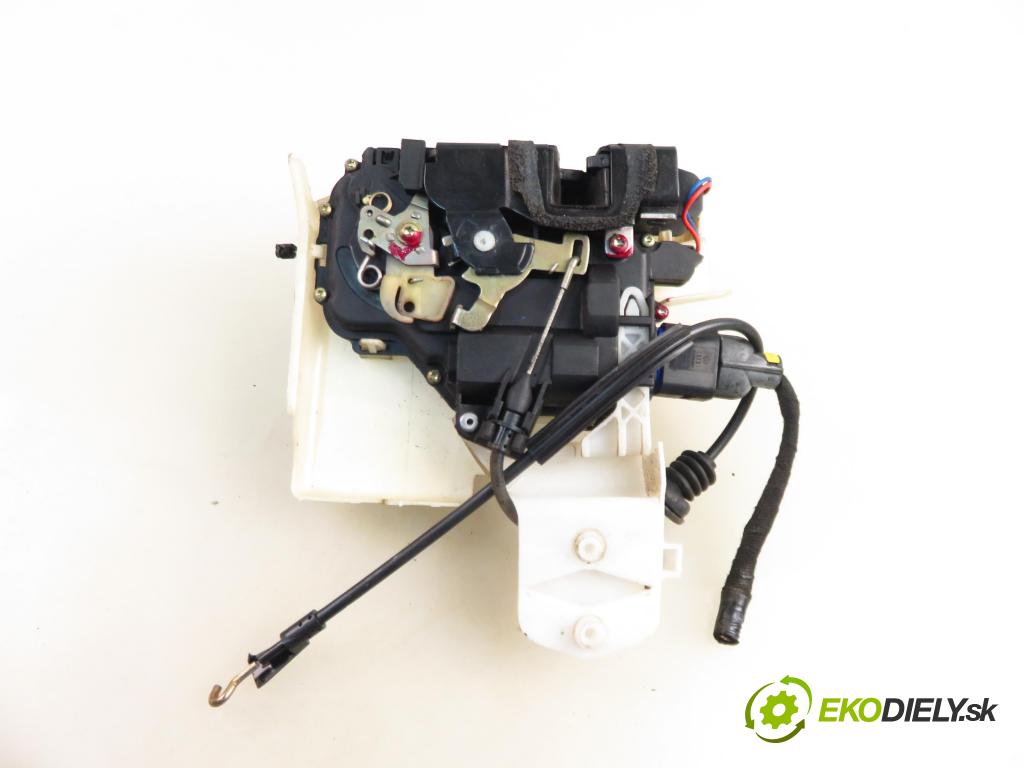 VW POLO (9N_) HB 2003 47,00 1.2 12V 64 - AZQ 1198,00 zámok PPE