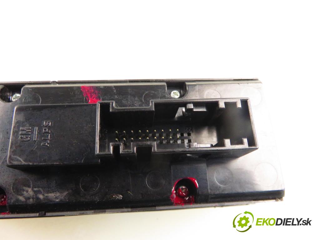 OPEL ZAFIRA B (A05) MINIVAN 2006 88,00 1.9 CDTI 8V 120 - Z 19 DT 1910,00 Panel ovládania okien 13228699