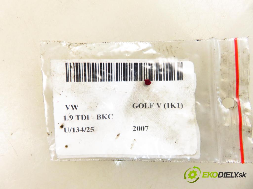 VW GOLF V (1K1) HB 2007 77,00 1.9 TDI PD 105 - BKC 1896,00 vstříkovač 038130073BN (Vstřikovače)