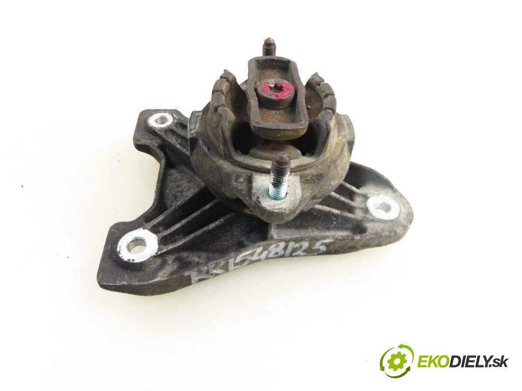 AUDI A4 (8E2, B6) SEDAN 2003 96,00 1.9 TDI quattro - AVF 1896,00 uchycení převodovky 8E0399115E