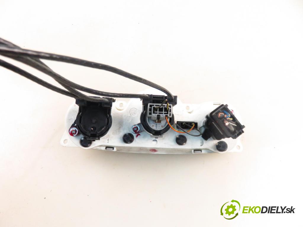 FORD FOCUS (DAW, DBW) HB 2000 55,00 1.8 DI / TDDi - BHDA 1753,00 Panel kúrenia KLIMATIZACE: 98AB18C419AF