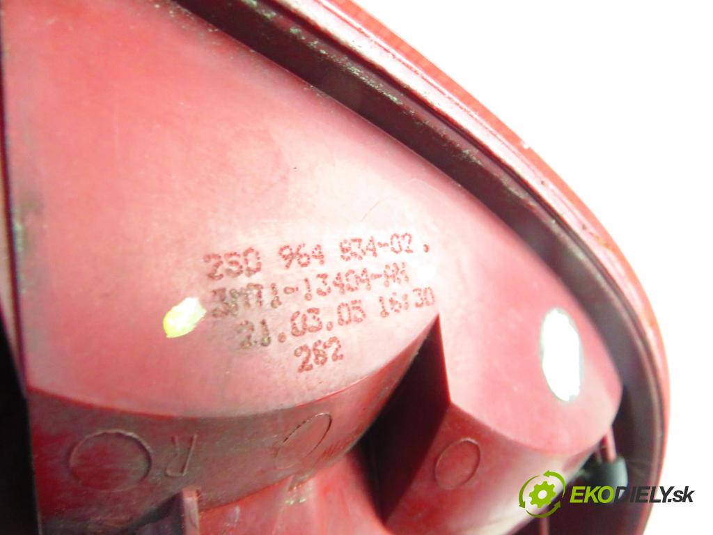 MAZDA 2 (DY) HB 2005 50,00 1.4 CD - F6JA 1399,00 Svetlo pravé zadné 3M7113404AN ; 964846